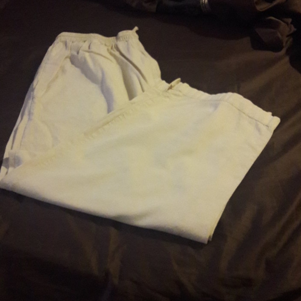Khaki capris